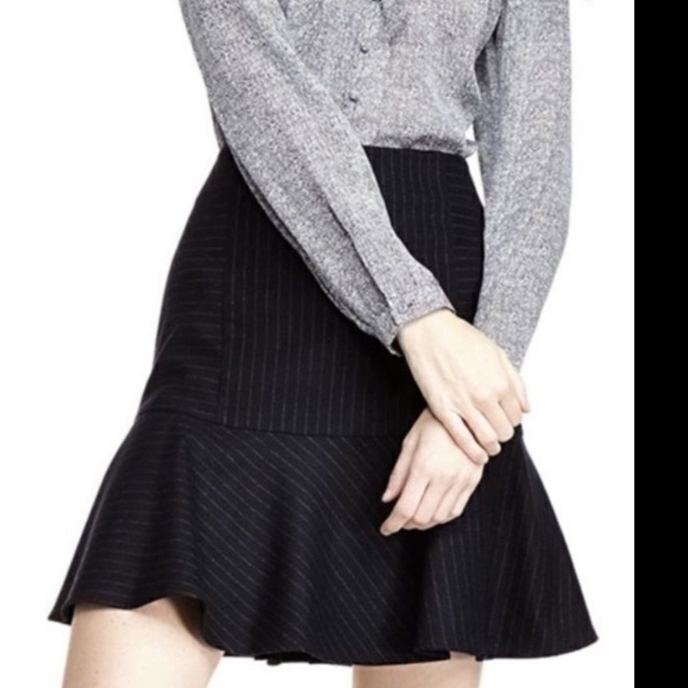 Joie Iveta Skirt Medium Black Pinstripe High Waist Flounce Hem Work Preppy Chic